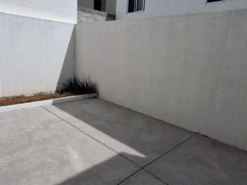 VENTA DE CASA CON TERRENO EXCENDENTE EN MISIÓN SAN JOAQUÍN