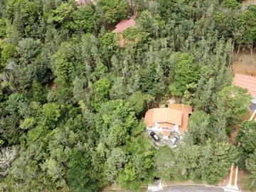 Venta de casa con terreno en altos de cerro azul