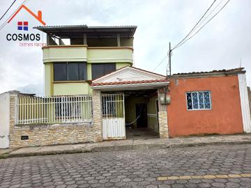 Venta de casa con terreno en Cotacaci
