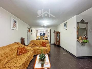 VENTA DE CASA CON UBICACION COMERCIAL ESTRATEGICA EN MERCADO DE COVIDA LOS OLIVOS