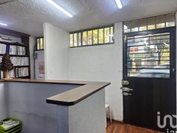 Venta de Casa con Uso de Suelo Comercial y Habitacional en Azcapotzalco