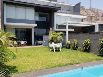 Venta de casa con vista panorámica de la ciudad, casuarinas sur