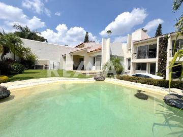 Venta de casa con alberca en la Col. Delicias, Cuernavaca, Morelos. Clave 6155