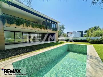 Venta de casa con alberca en Paraiso Country Club, Emiliano Zapata, Morelos. Cv 5566