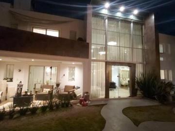 VENTA DE CASA CON ALBERCA EN QUINTA REAL 5 REC 7 BANOS SALA DE CINE EN PACHUCA
