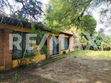 Venta de Casa con Amplio Jardín en Jardines de Tlayacapan