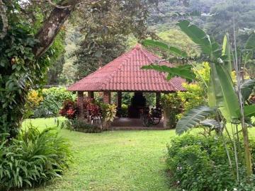 Venta de Casa con cabañas en El Valle de Antón, Coclé