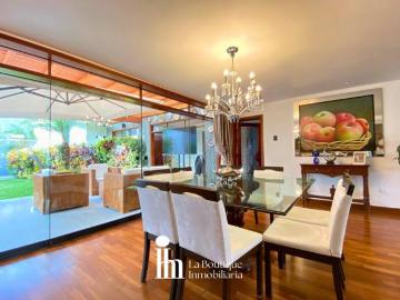 Venta de Casa con Dúplex Independiente, Jardín, Piscina en Miraflores