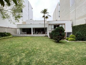 Venta de casa con gran jardin y terraza en Los Castaños RDM
