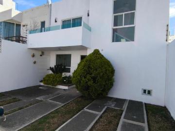 Venta de Casa con jardín y tina en Atexcatzingo, Tetla – $1,520,000 MXN