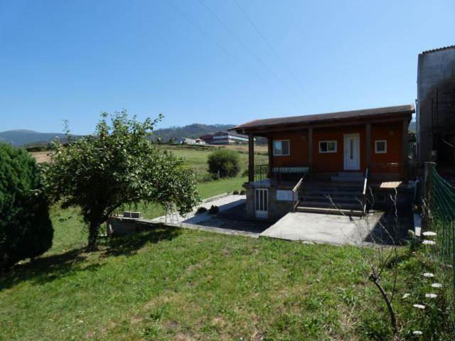 VENTA DE CASA CON PARCELA DE 2200 M2