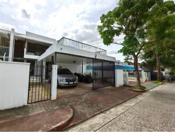 Venta de casa dúplex en Coco del Mar