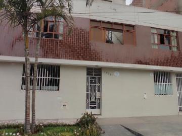 Venta De Casa De Dos Pisos Y Azotea En Los Olivos, Frente A Parque Del Niño