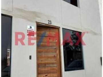Venta De Casa De Dos Pisos En La Urbanización Segura