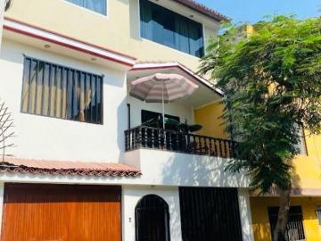Venta De Casa De Dos Pisos – En Mareategui SJL