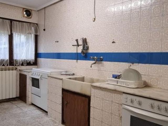 Venta de casa de pueblo en Lumpiaque