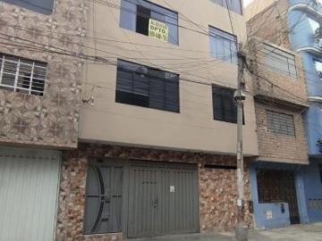 Venta de casa de pisos en Av Universitaria Los Olivos