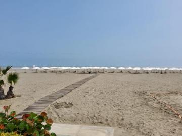Venta de casa de playa muy cerca al Boulevar de Asia