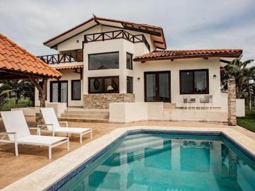 Venta de casa de playa en Andrómeda, Pedasí
