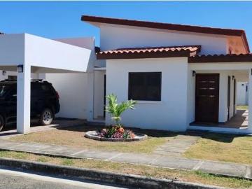 Venta de casa de playa en Coco Del Mar, Las Tablas