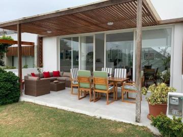 Venta de casa de playa en Playa Coral, Asia