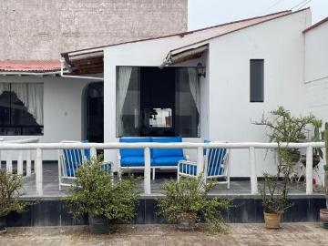 Venta de Casa de playa en Urb. Punta Rocas – Punta Negra!