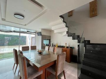 Casa de TRES NIVELES CON ALBERCA en venta Fracc. Lomas del Sol. ALVARADO, VER. RIVIERA VERACRUZANA