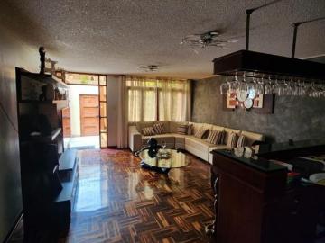 VENTA DE CASA DE TRES PISOS /LIMTE CON MAGDALENA