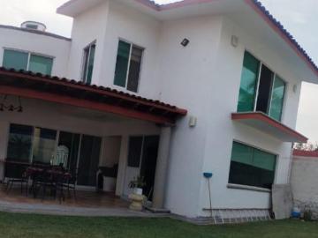 VENTA DE CASA DE 2 NIVELES EN FRACC. AMATES DE OAXTEPEC