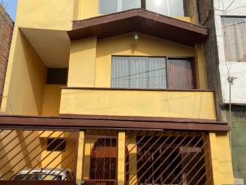 VENTA DE CASA DE 3 PISOS SAN JUAN DE MIRAFLORES