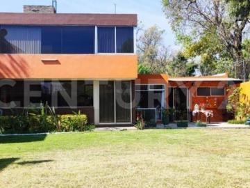 VENTA DE CASA DE 5 RECAMARAS CON JARDIN DE 500 M2 sobre Blvd. San Felipe