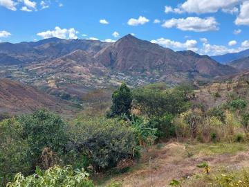 Propiedad en un barrio tranquilo con vista al valle