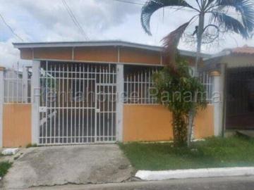 VENTA DE CASA EN NUEVO TOCUMÉN, 24 DE DICIEMBRE