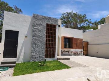Venta de casa en Nogueras, Comala, Colima