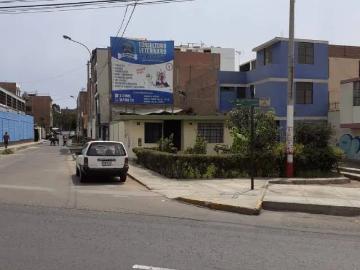 VENTA DE CASA EN AVENIDA PRINCIPAL