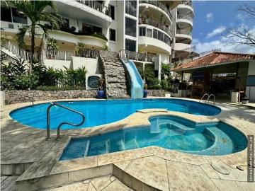 Venta de casa en Altos de Santa María