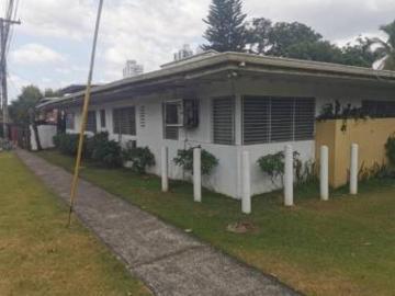 Venta de Casa en Altos del Golf