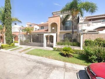 VENTA DE CASA EN BUGAMBILIAS, ZAPOPAN JALISCO