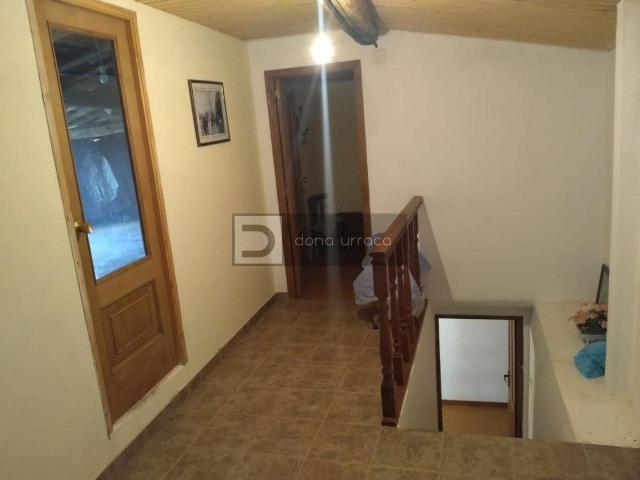Venta De Casa En Bazal Parroquia De Pombeiro Precio: 79.000€. 200m² Lugo