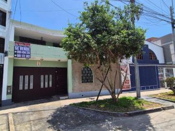 Venta de casa en Bellavista a una cuadra de parque
