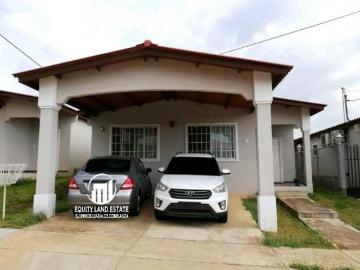 VENTA DE CASA EN BRISAS DEL GOLF ARRAIJAN