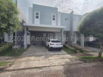 Venta de casa en Brisas del Golf, P.H. Victoria