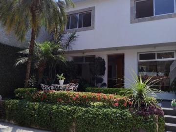 Casa con 248 m² de terreno y 4 recámaras en venta, La Cañada