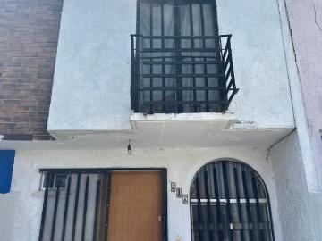 Venta de Casa en Calle Fuente Cleopátra, Col. Fuentes del Nilo, CP. 45402