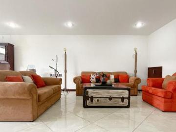 Venta de casa en calzada Zavaleta