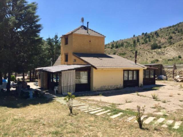Venta de casa en Camarena de la Sierra