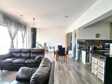 Venta de Casa en Casuarinas Sur con Proyección Para La Construcción