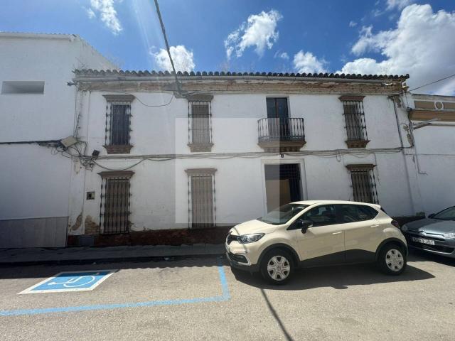 VENTA DE CASA EN CARRION DE LOS CESPEDES SEVILLA