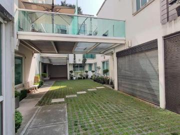 VENTA DE CASA EN CERRADA