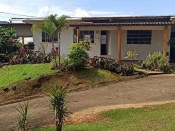 Venta de Casa en Cerro Azul, 300m2 de construcción y 33,000m2 de terreno